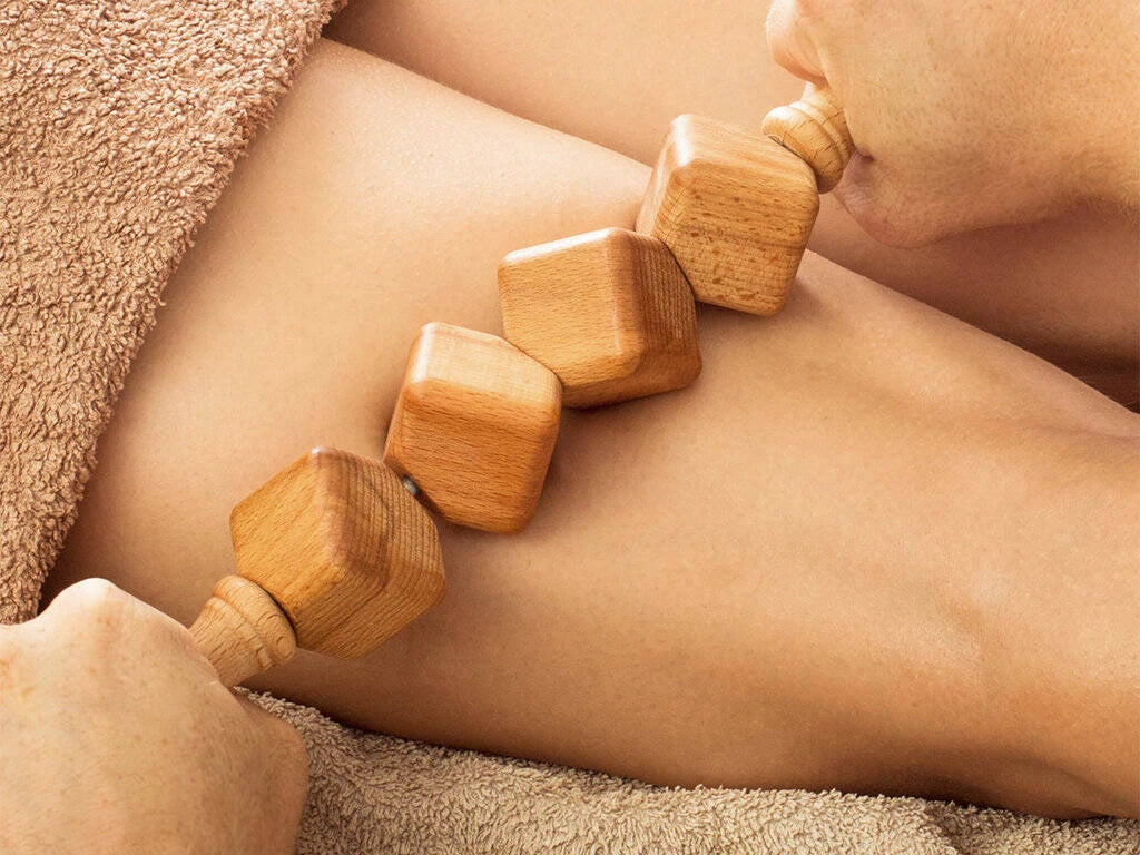 Wooden massage roller, cube